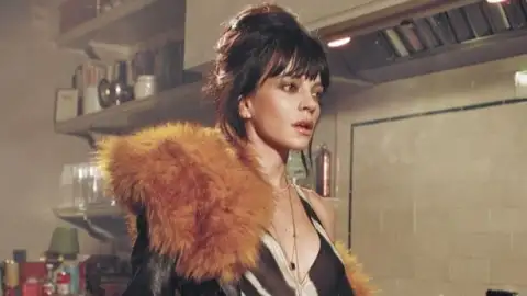 Lily Allen conta os pedidos mais bizarros que recebeu quando fazia OnlyFans 