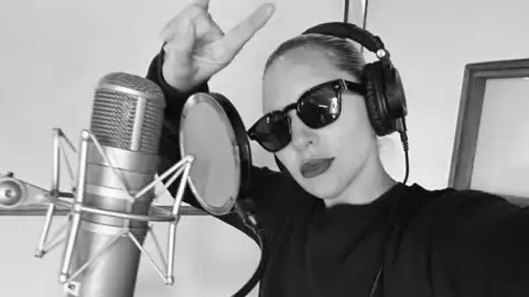 Ouvir música regularmente pode reduzir até 39% o risco de demência, diz novo estudo