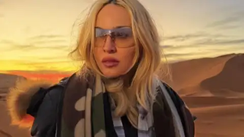 Madonna apoia protestos no Irã e pede que povo aguente firme: "Que suas vozes sejam ouvidas"